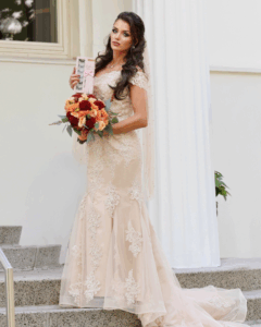 „Stylt euren Hochzeitslook selbst: Perfekte Wimpern, Nägel & Make-up! Mit meinen Rabattcodes bis zu 40 % bei Aylashes, Manifix & Purish sparen.“