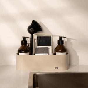 „Minimalistisches Spülbecken-Organizer-Set von Nordesign – spare 10% mit Rabattcode Ella10.“