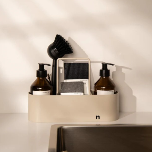 „Minimalistisches Spülbecken-Organizer-Set von Nordesign – spare 10% mit Rabattcode Ella10.“