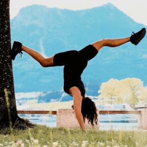 Scooper Energy liefert dir sofortige Energie ohne Zucker, ohne Kalorien und ohne Wasser. Perfekt für lange Tage, Sport & Arbeit. Spare jetzt 10 % mit dem Code Ella10