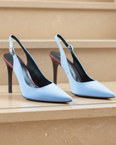 Sichere dir 10% Rabatt mit dem Merrimium Gutscheincode ELLA. Exklusive Maßschuhe, handgefertigte Heels & Goodyear Welted Qualität. Jetzt Merrimium Coupon einlösen